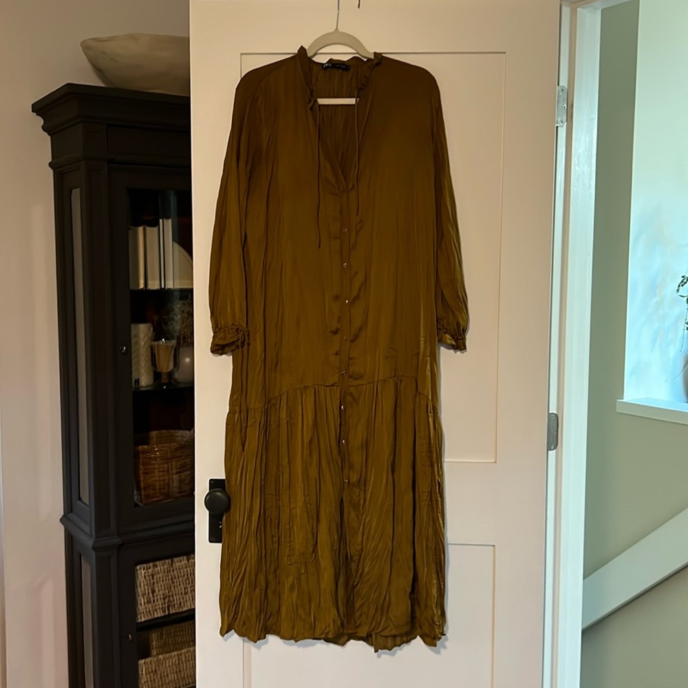 Zara Olive Green Wrinkle Effect Midi M